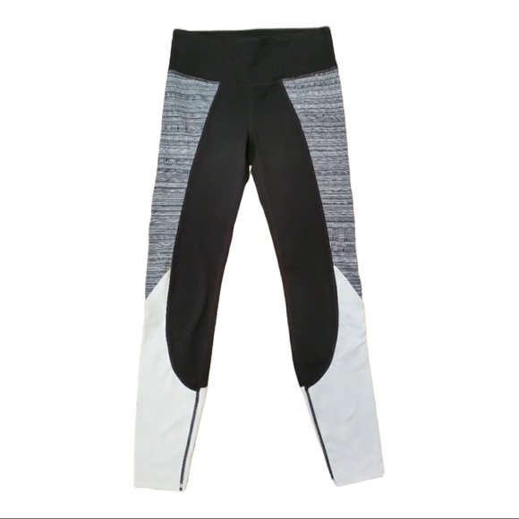Athleta High Rise Jacquard Flow Chaturanga Black & Gray Leggings Tight Sz Small - Picture 4 of 10